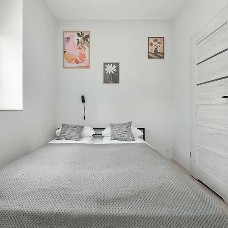 Appartement Przytulne Z Pralka Niedaleko Muzeum Wlokiennictwa W Lodzi By Renters Łódź