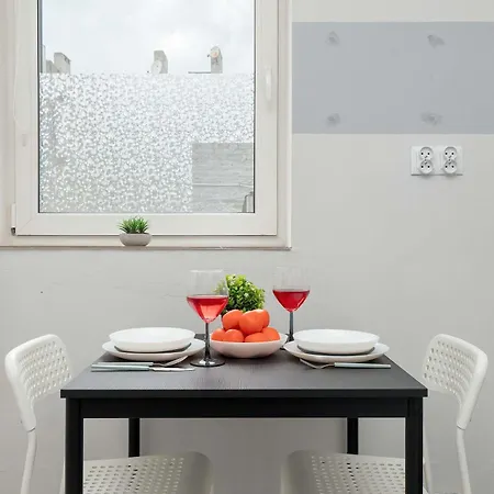 Appartamento Przytulne Z Pralka Niedaleko Muzeum Wlokiennictwa W Lodzi By Renters