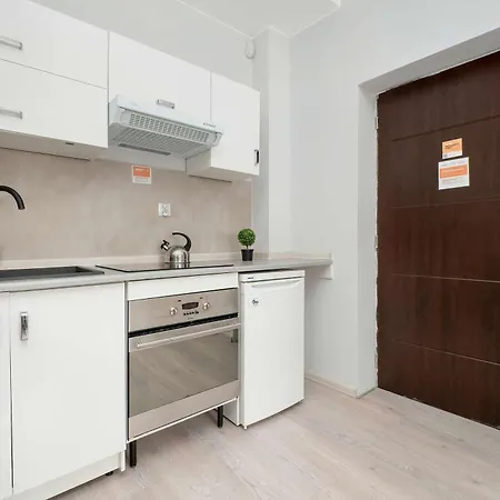 Przytulne Z Pralka Niedaleko Muzeum Wlokiennictwa W Lodzi By Renters * Łódź