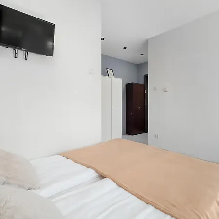 Przytulne W Poblizu Muzeum Wlokiennictwa W Lodzi By Renters Appartamento